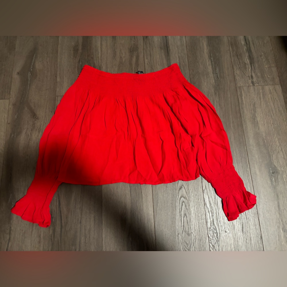women’s flowy top